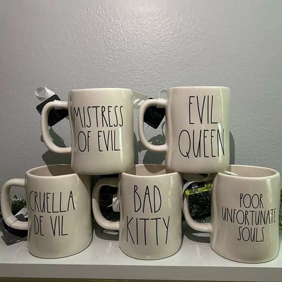 Rae Dunn Disney Villains Mug Set MALEFICENT EVIL QUEEN URSULA CRUELLA SCAR NEW - Picture 4 of 11
